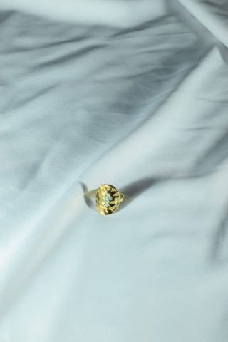 Δαχτυλίδι με σταυρό από γαλάζιες πέτρες