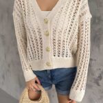Πλεκτή ζακέτα με χρυσά κουμπιά