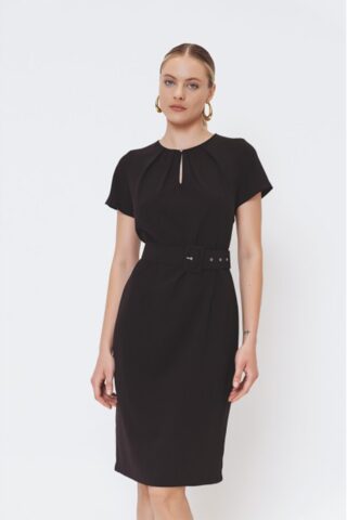 Φόρεμα κρεπ με ζώνη - Image 7