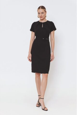 Φόρεμα κρεπ με ζώνη - Image 9