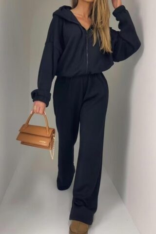 Μαύρη γυναικεία φόρμα