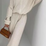 Μπεζ γυναικεία φόρμα