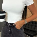 Γυναικεία ελαστική λευκή μπλούζα