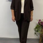 Καφέ γυναικείο κοστούμι