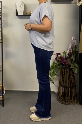 Γυναικεία μπλούζα με κουμπιά στους ώμους - Image 2